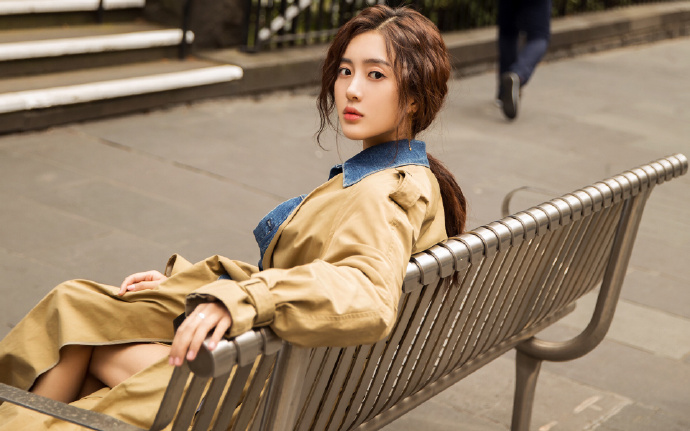 人民币汇率保持基本稳定有坚实基础